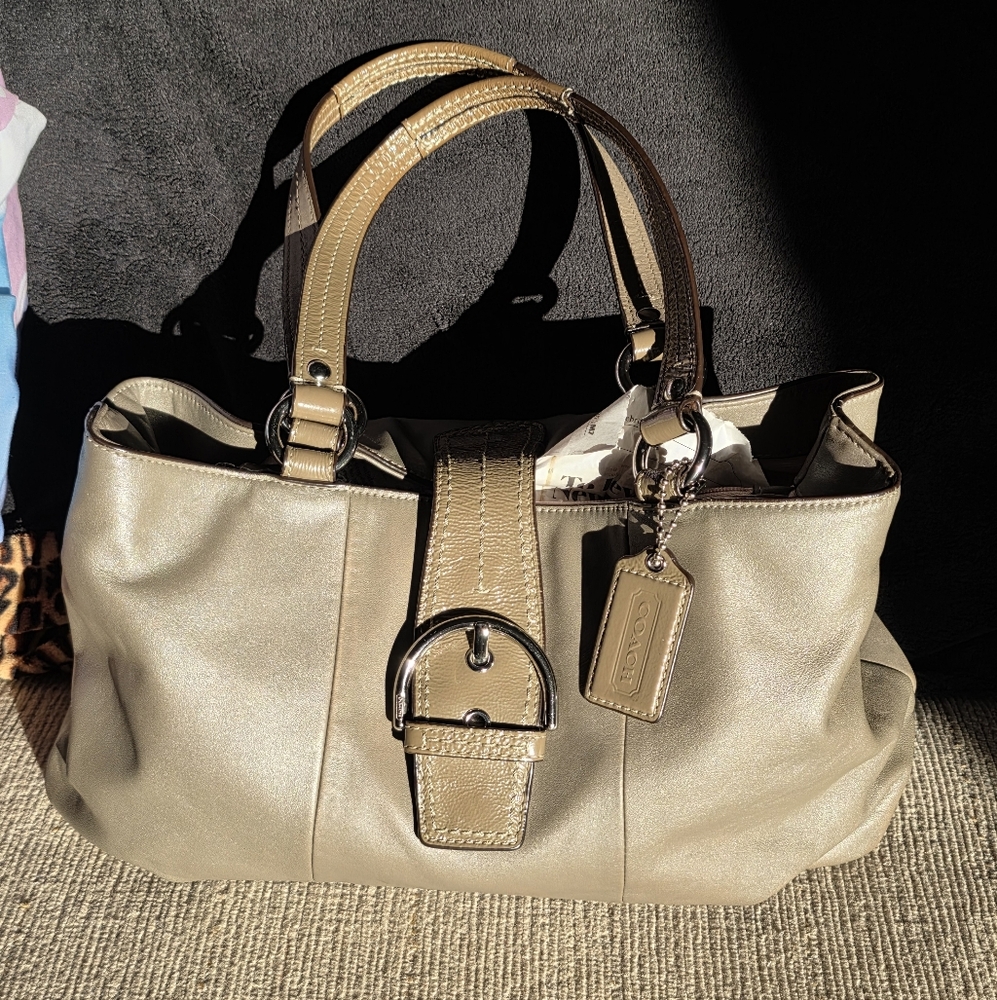 Coach  SOHO Brown Leather Shoulder Bag Pink Interior